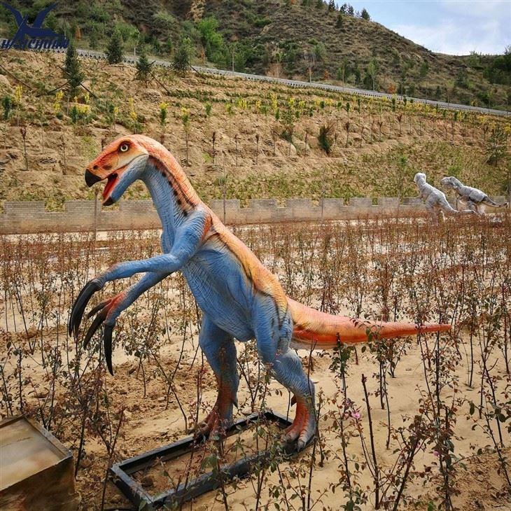 Animatronic Therizinosaur